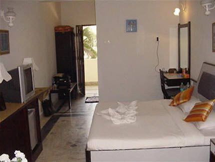 Dolphin Bay Otel Goa Dış mekan fotoğraf